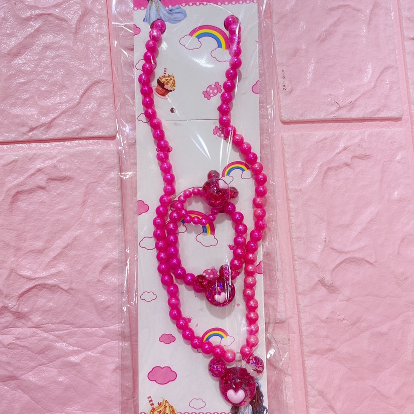 Children's beaded necklace, bracelet and ring, rose red bear, cute and warm Application Scenario