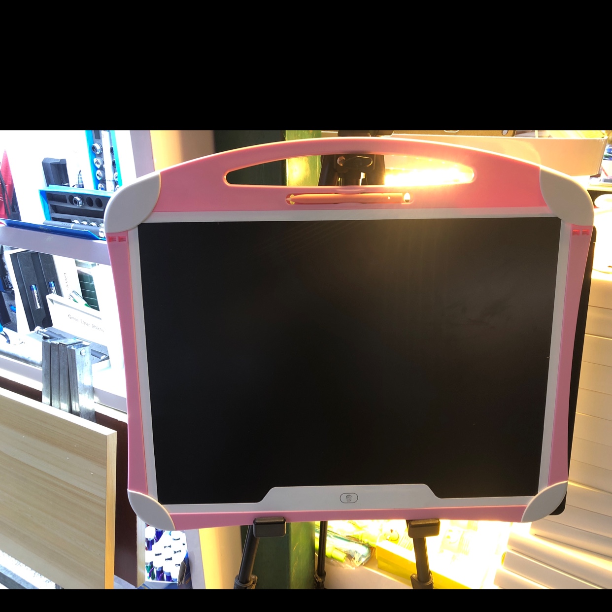21-inch LCD handwriting tablet with a stand