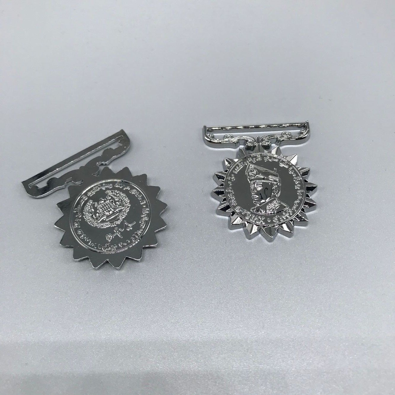 Factory direct sales of alloy badges, badges, brooches, pins, butterfly buckles, brooches, badges, MEDALS and plaques, handicrafts details Picture