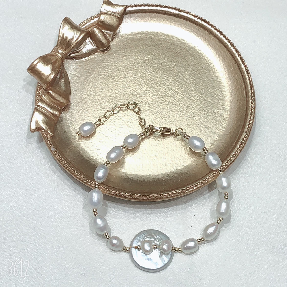 كان "باروك" ذو سوارات ذهبية من نوع "14 ك" من نوع "وينز Item Picture