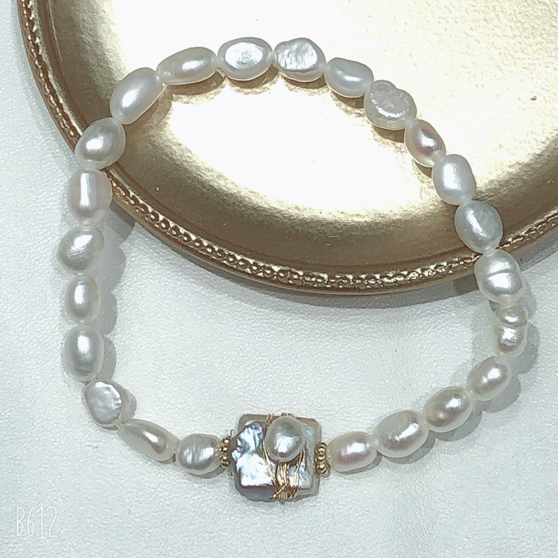 Original pearl freshwater pearl yellow stone bracelet, light luxury internet-famous bracelet Application Scenario