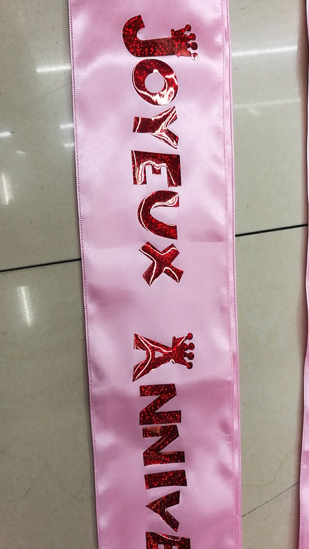Specializing in the production of gold and silver embossed shoulder straps, etiquette straps, LOGO design, festival balls, parties, Bride parties, bachelor parties, makeup balls, and Bride undefined