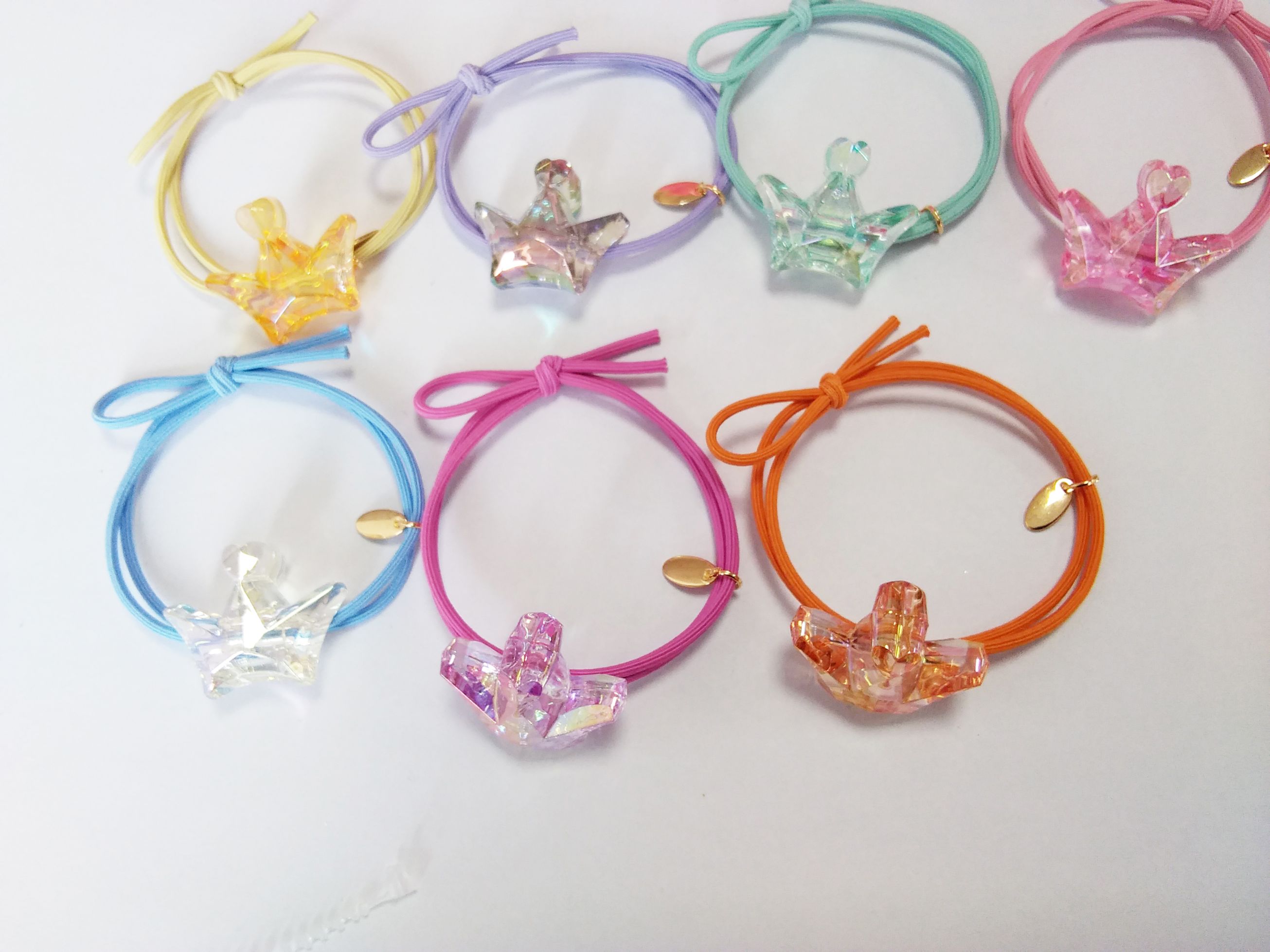 Irregularly cut crown loop knot double-layer rubber band