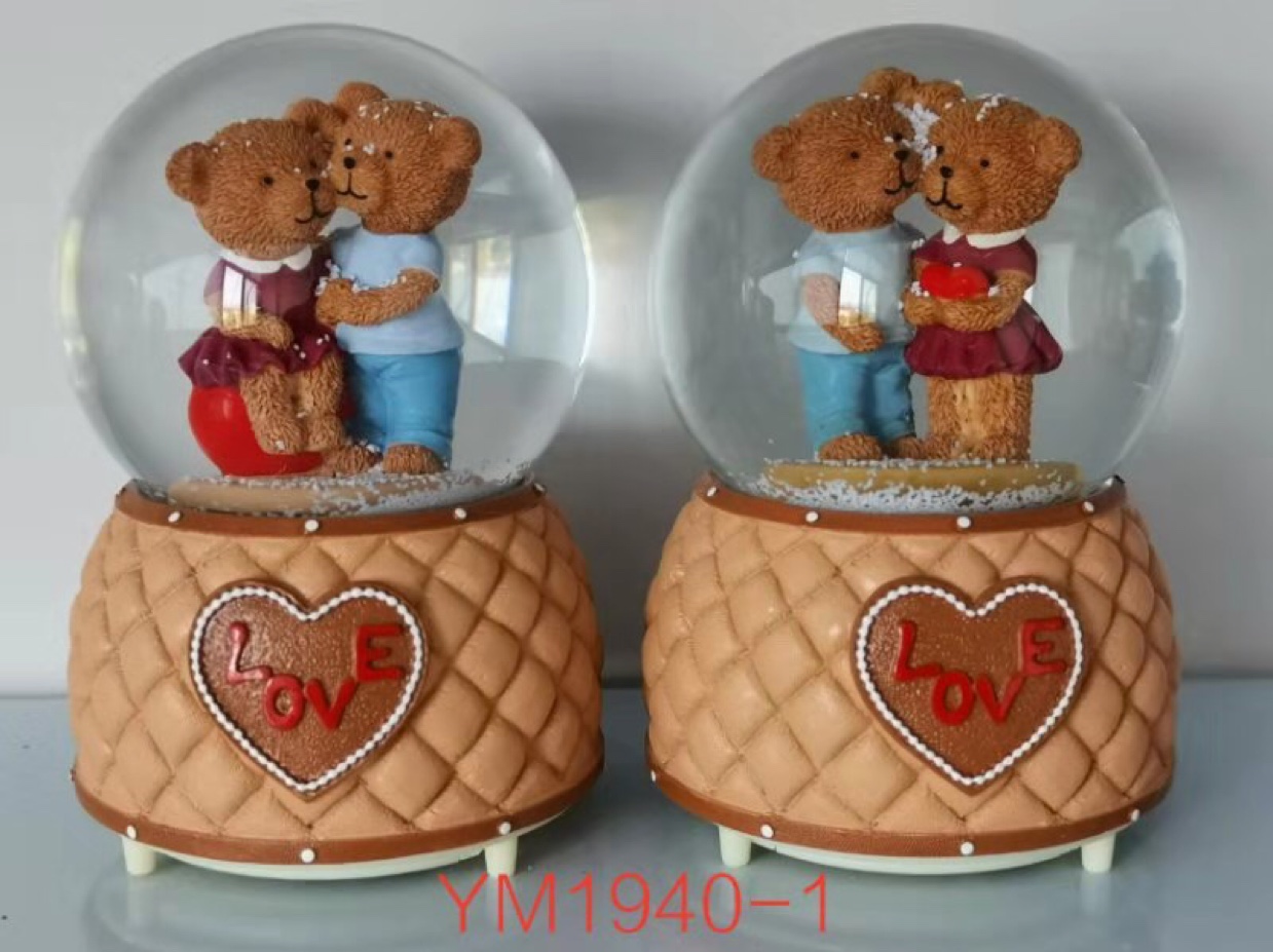 Automatic snowdrift music crystal ball for lovers animals thumbnail