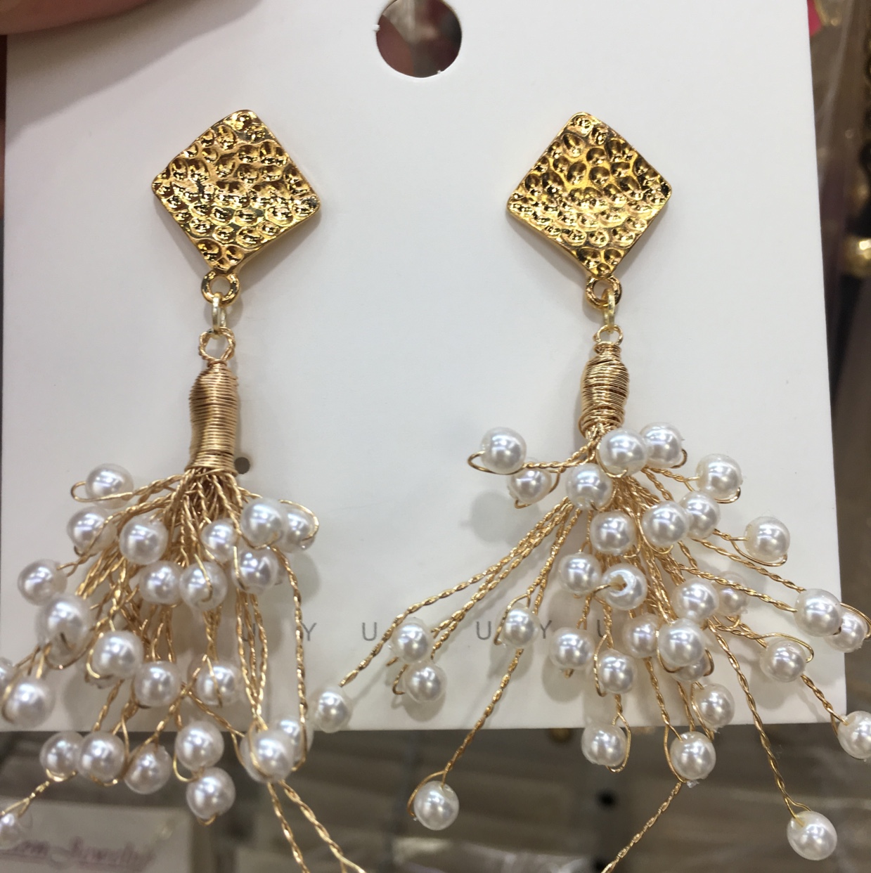 earrings thumbnail