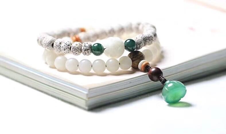 Two circles of Star and Moon White jade details Picture
