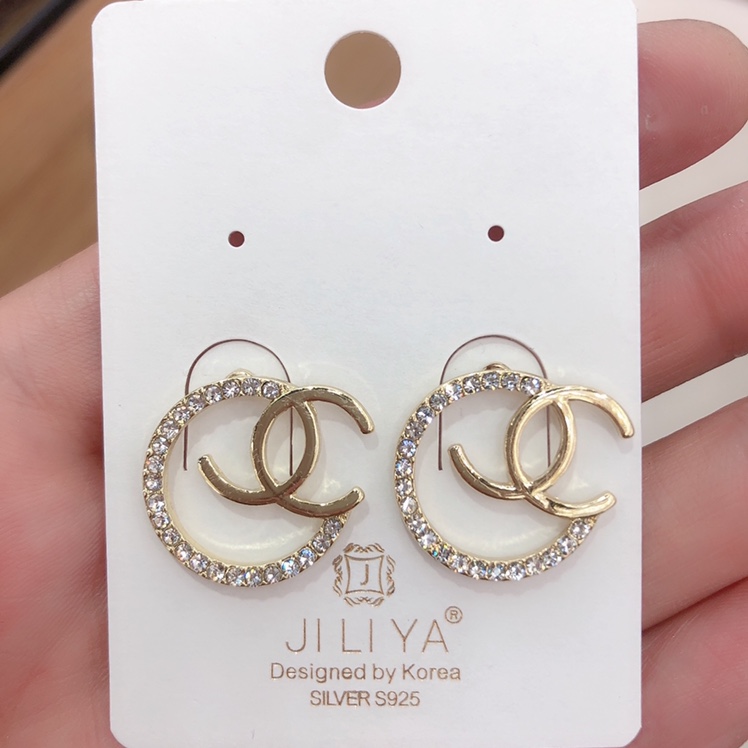 2020 network fashion double C hot style earrings thumbnail