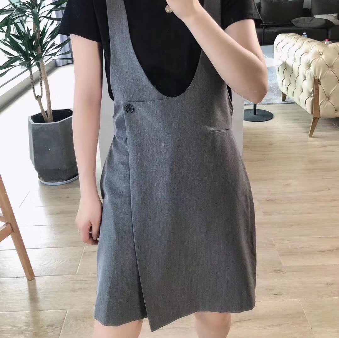女式灰色背带裙产品图