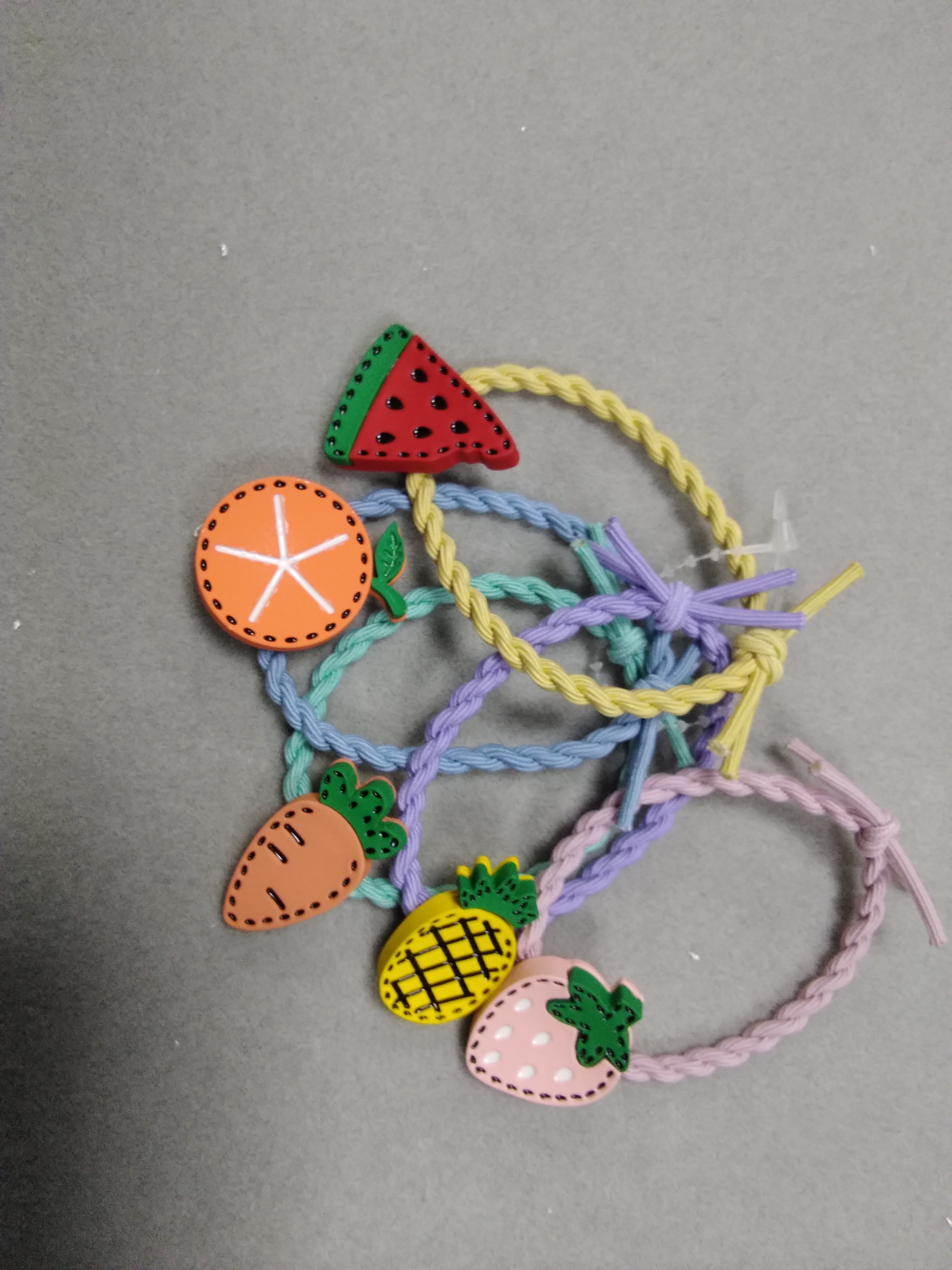 Alloy fruit twisted string rubber band detail image 1