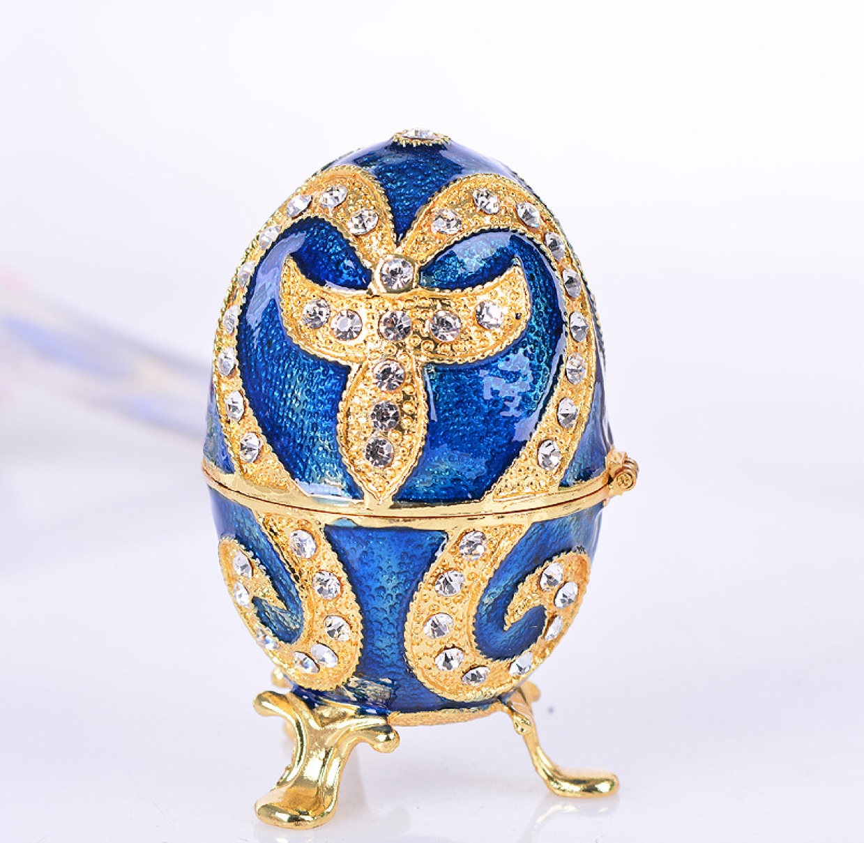 Factory direct sales of Russian Easter egg ornaments, enamel egg metal jewelry boxes, and diamond-encrusted handicrafts details Picture