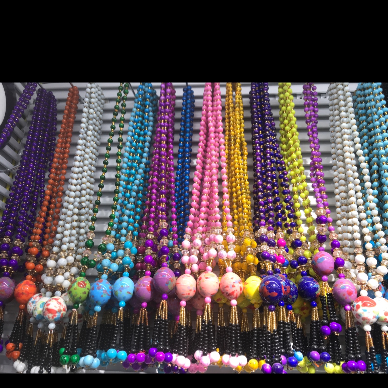 Sweater chain thumbnail