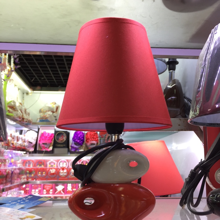 Simple desk lamp in room 004 thumbnail