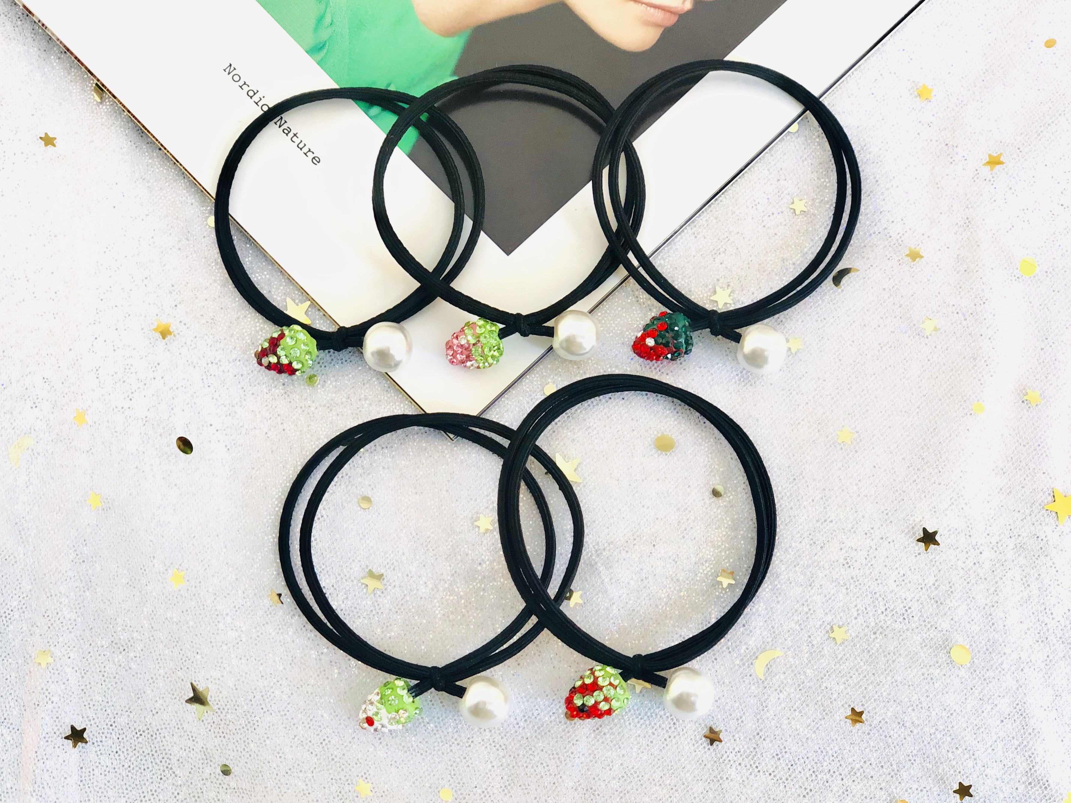 Full diamond strawberries with pearl double-layer knotted rubber bands pic 1