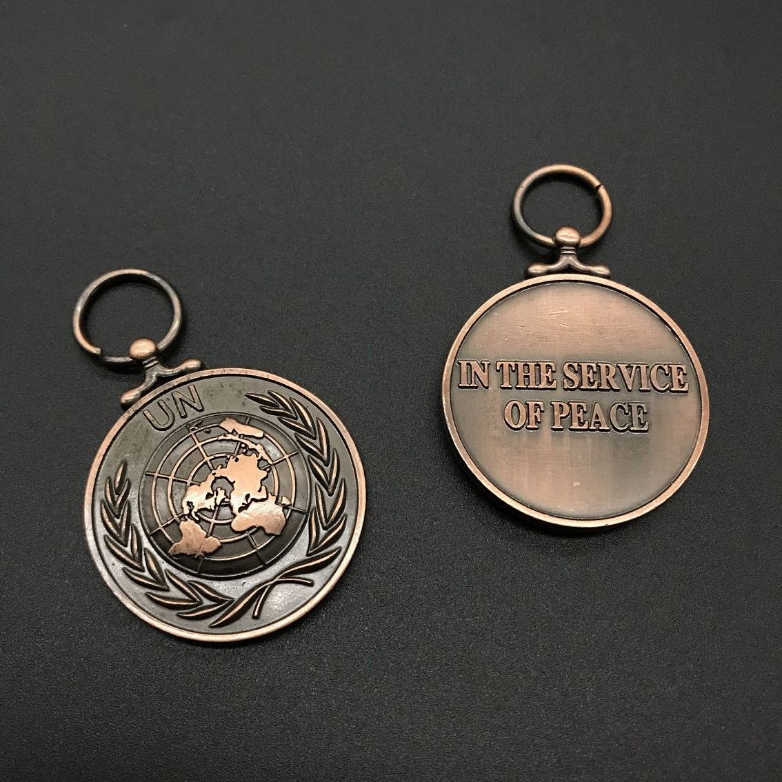 Factory direct sales of alloy baked paint badges, badges, brooches, butterfly buckles, brooches, badges, MEDALS and handicrafts Specification image