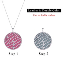Stainless steel wavy floral necklace