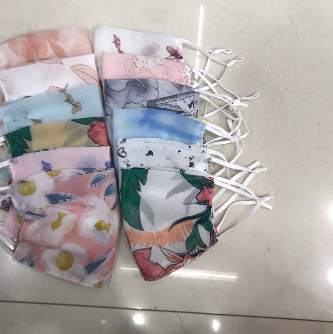 一次性口罩实物图