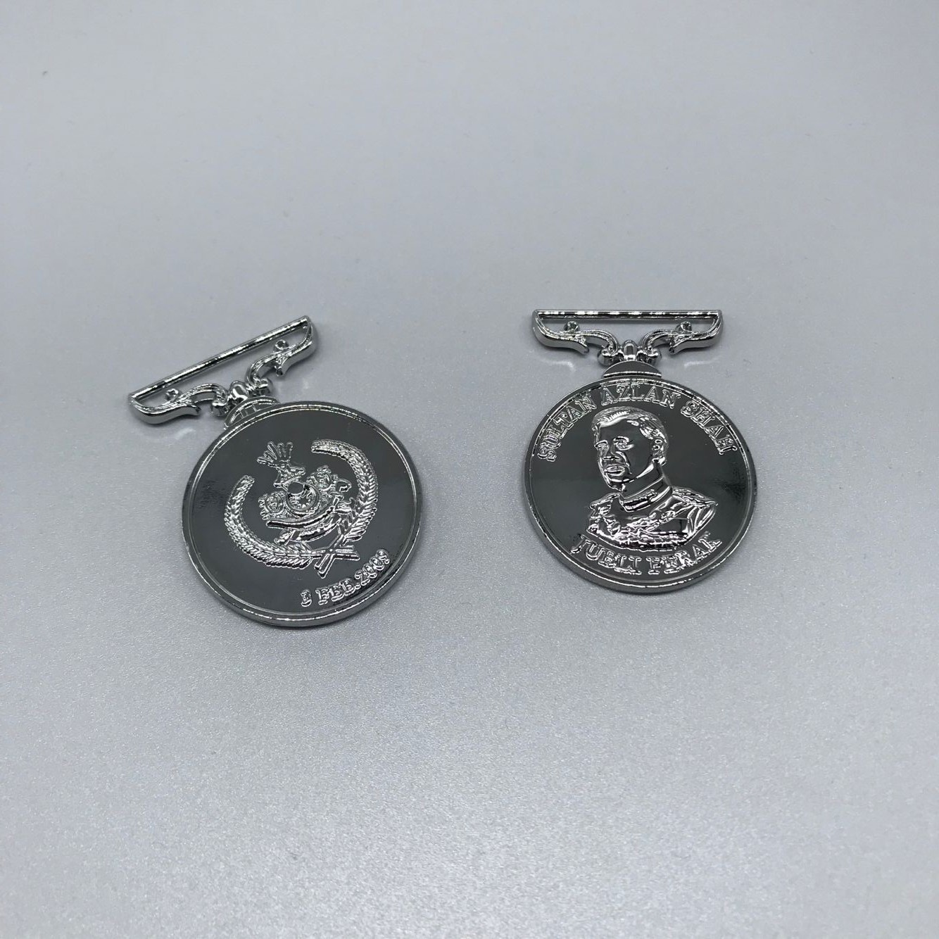 Factory direct sales of alloy badges, badges, brooches, pins, butterfly buckles, brooches, badges, MEDALS and plaques, handicrafts detail image 5