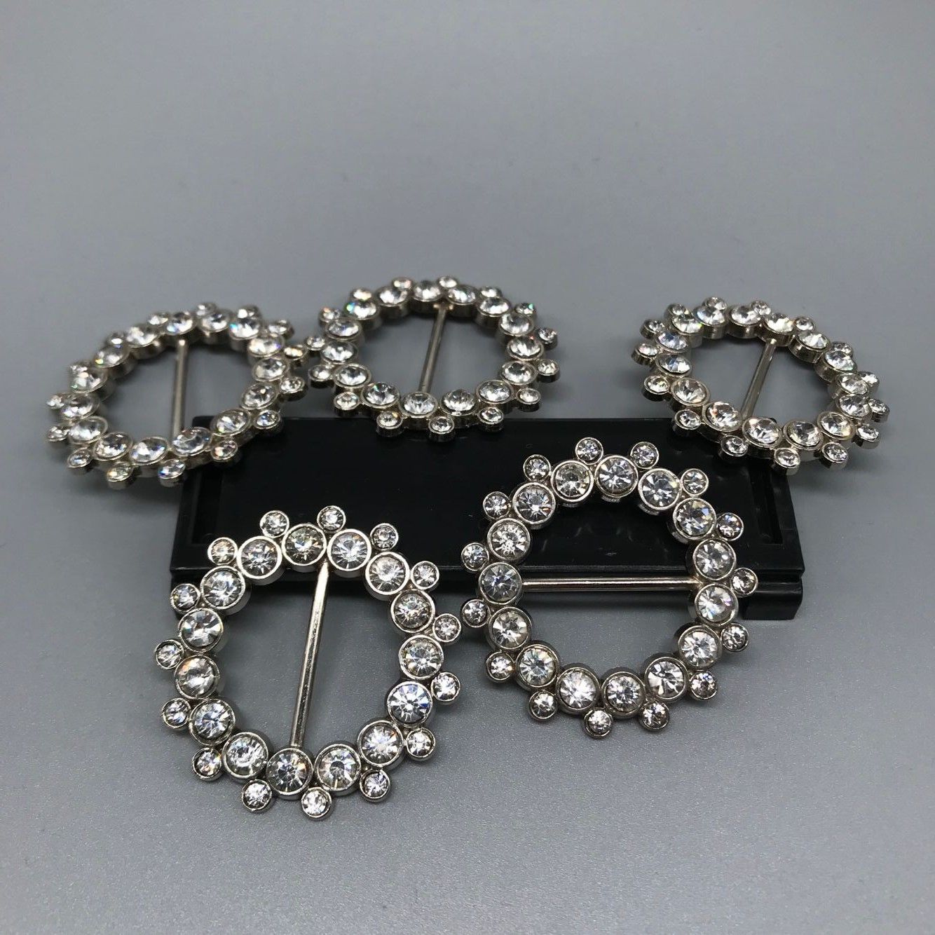 Zinc-alloy round coat with knotted coat and studded belt buckle. Versatile European, American and Korean matching decorative buckle thumbnail