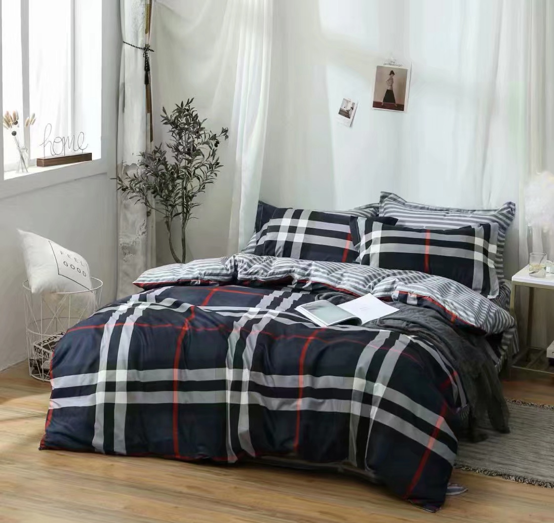 Four-piece set of plain weave fabric