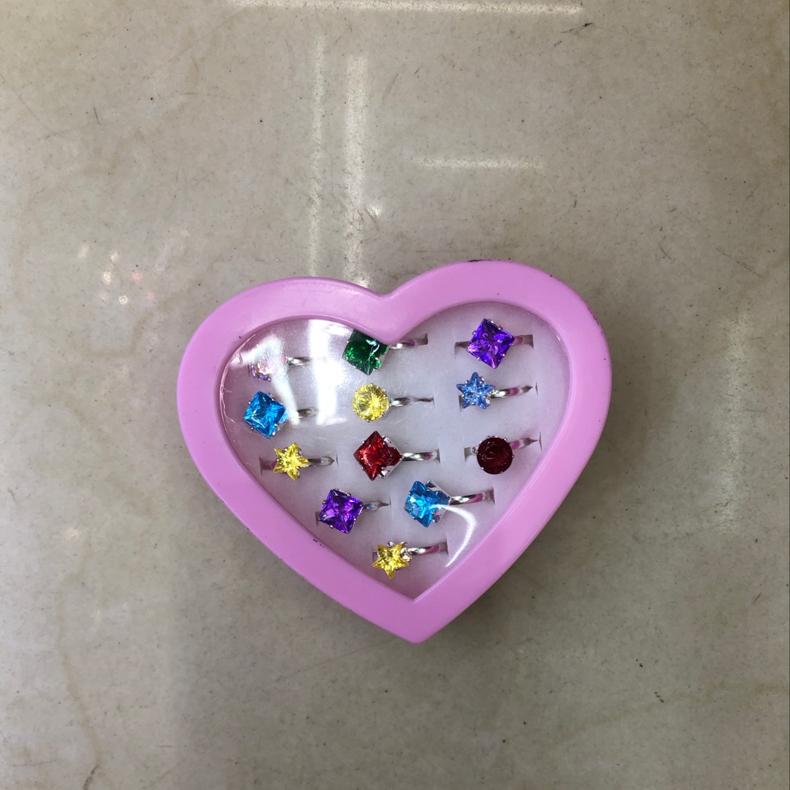 12只装普通钻石戒指