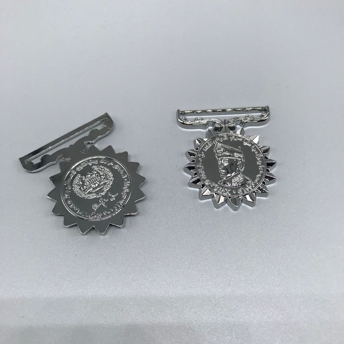 Factory direct sales of alloy badges, badges, brooches, pins, butterfly buckles, brooches, badges, MEDALS and plaques, handicrafts detail image 4