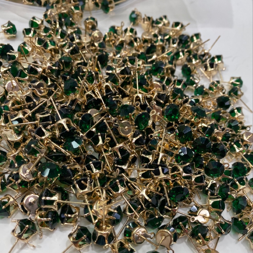 8.0 Needle-hanging emerald details Picture