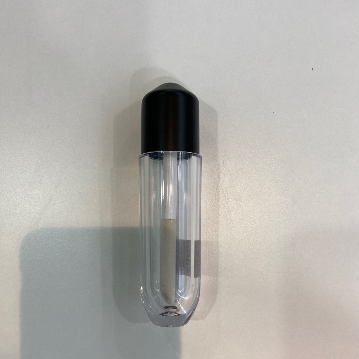 新款遮瑕粉底液管