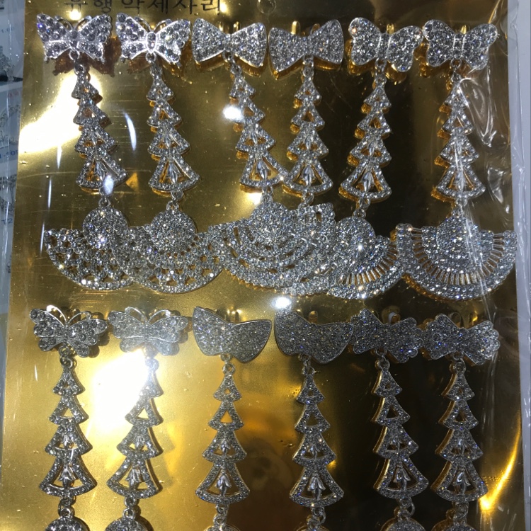 Brooch Women's Corsage Pin Luxury Atmospheric Coat Cardigan Accessory Suit Crystal Brooch Simple And Sophisticated