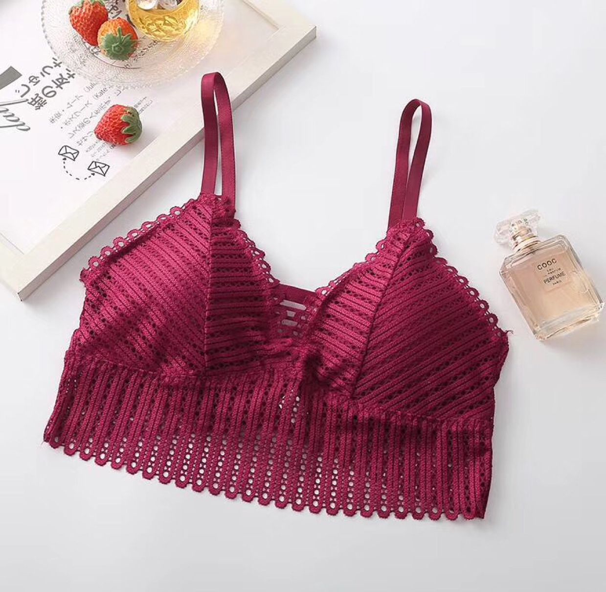 Sexy lace lace-up with enlarged rear buttons for women's innermost bras Item Picture
