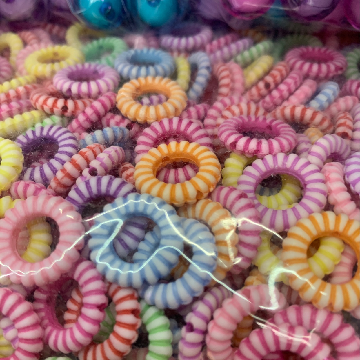 Plastic wash with large circles thumbnail