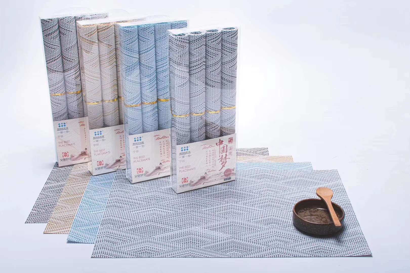 European-style placemats, Western placemats, four-piece gift box set, customizable placemats, pvc placemats, heat insulation, waterproof and heat-resistant manufacturer Item Picture