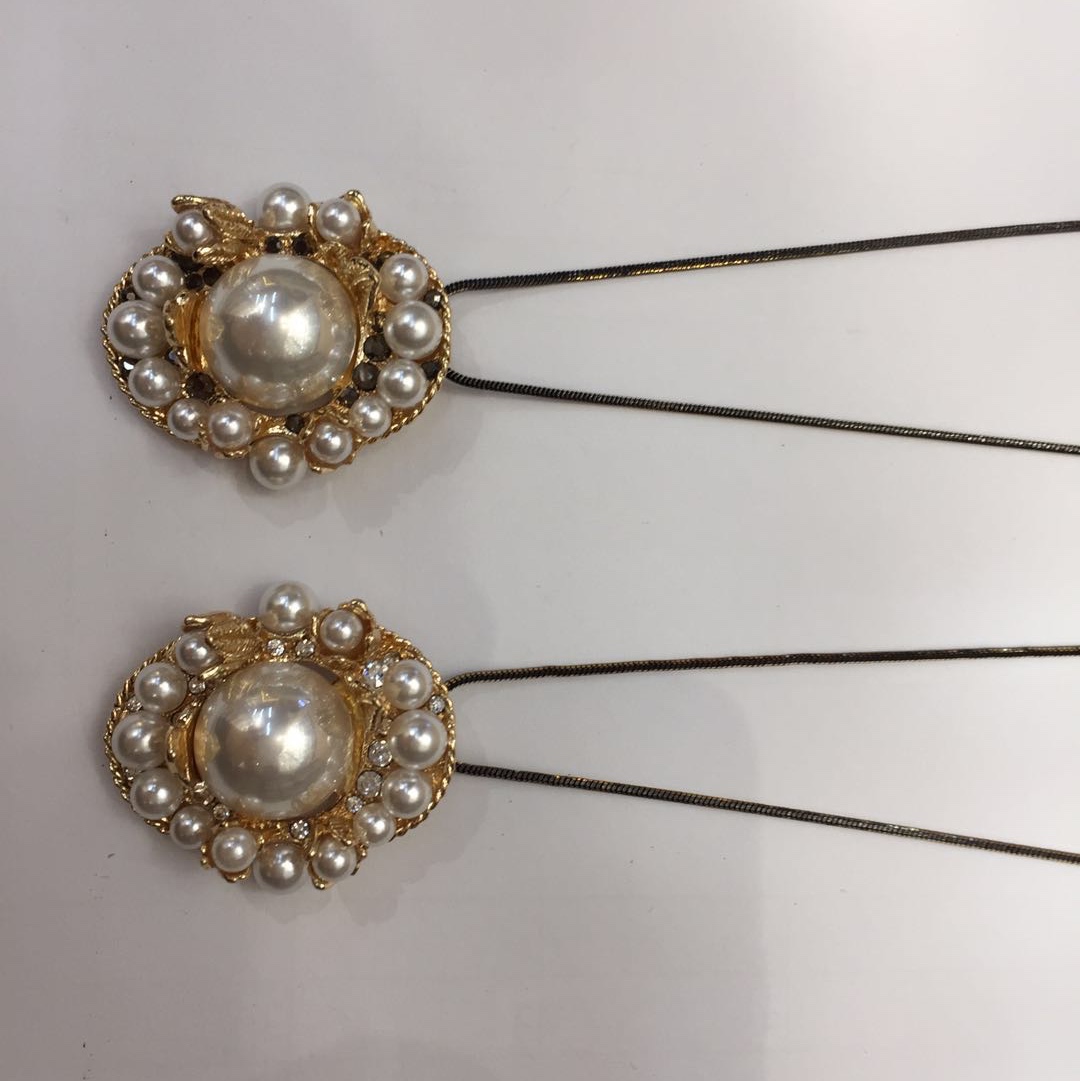 Pearl necklace thumbnail
