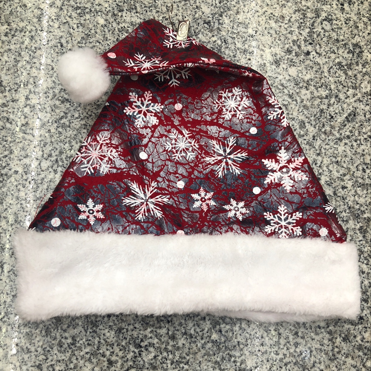 The latest Christmas hat from Hua's Christmas Craft Christmas Decoration features a leather surface printed with fringed snowflake patterns details Picture