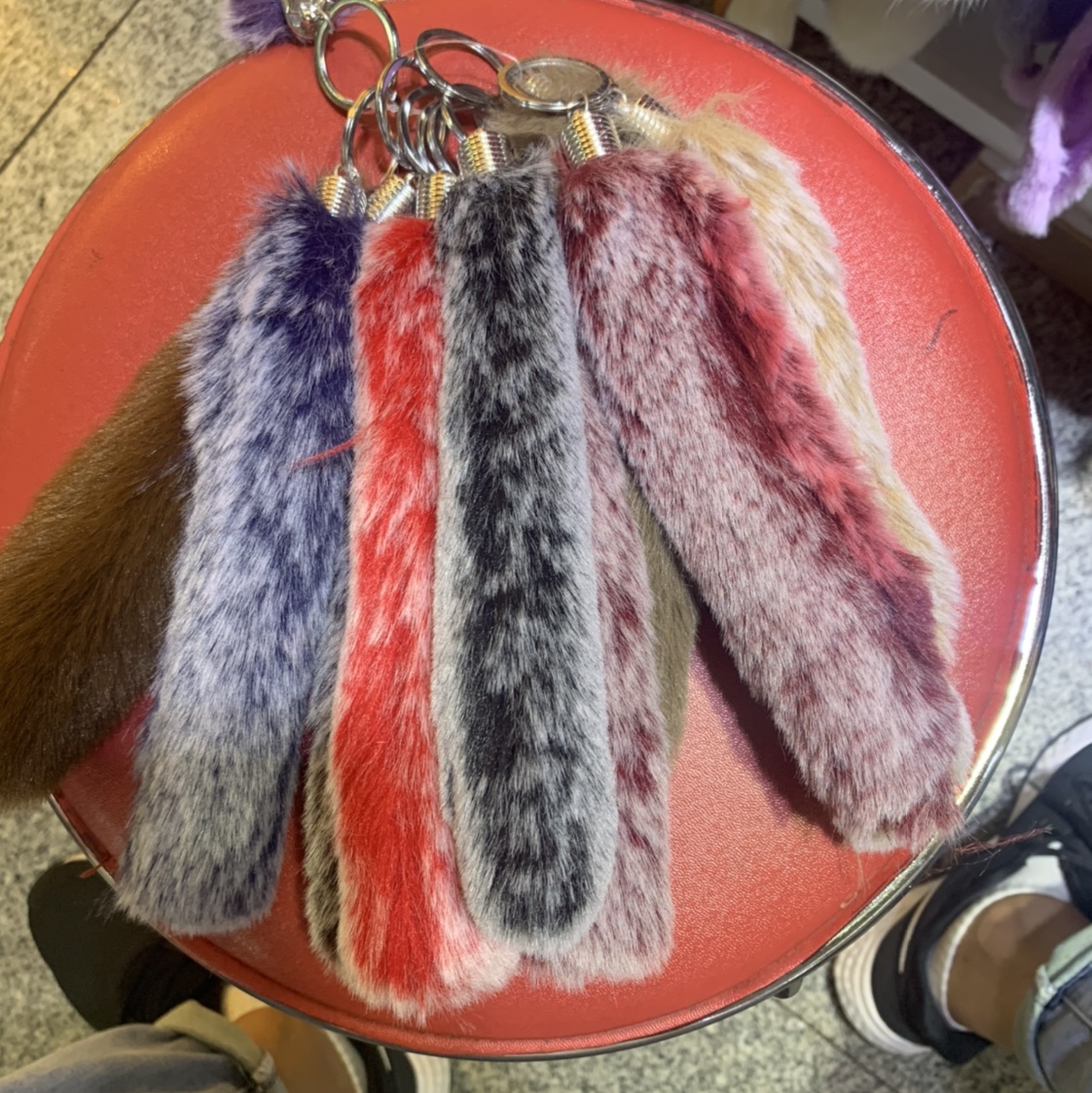 Double color tail thumbnail