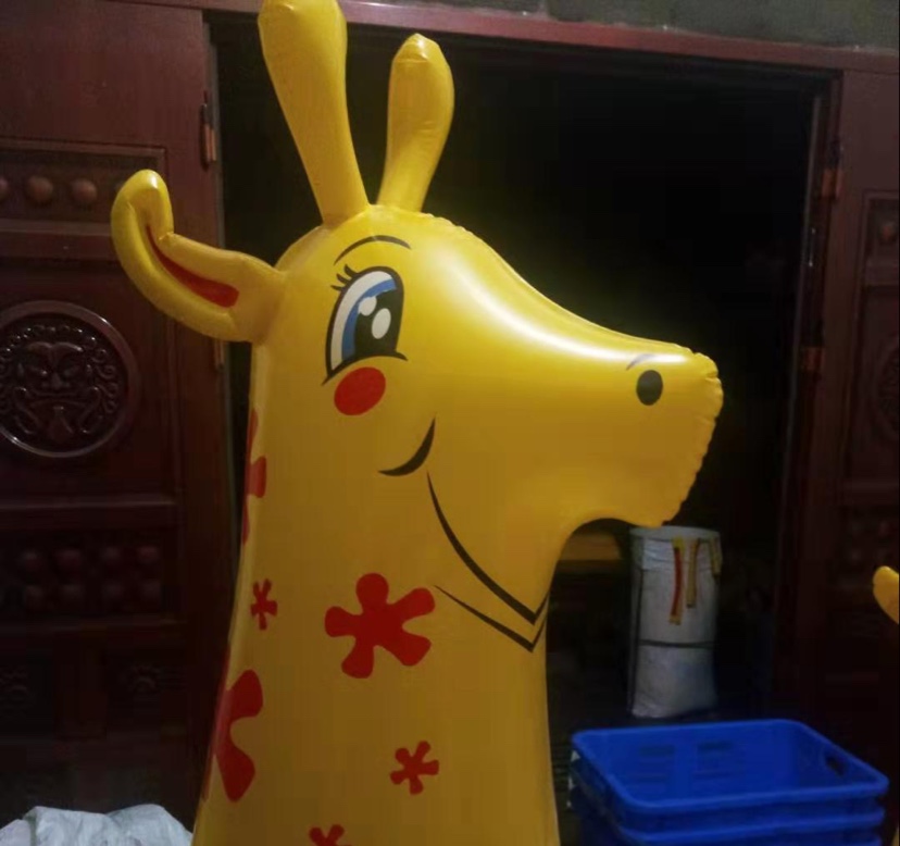 Untoppleable inflatable toy cartoon air mold toy Application Scenario