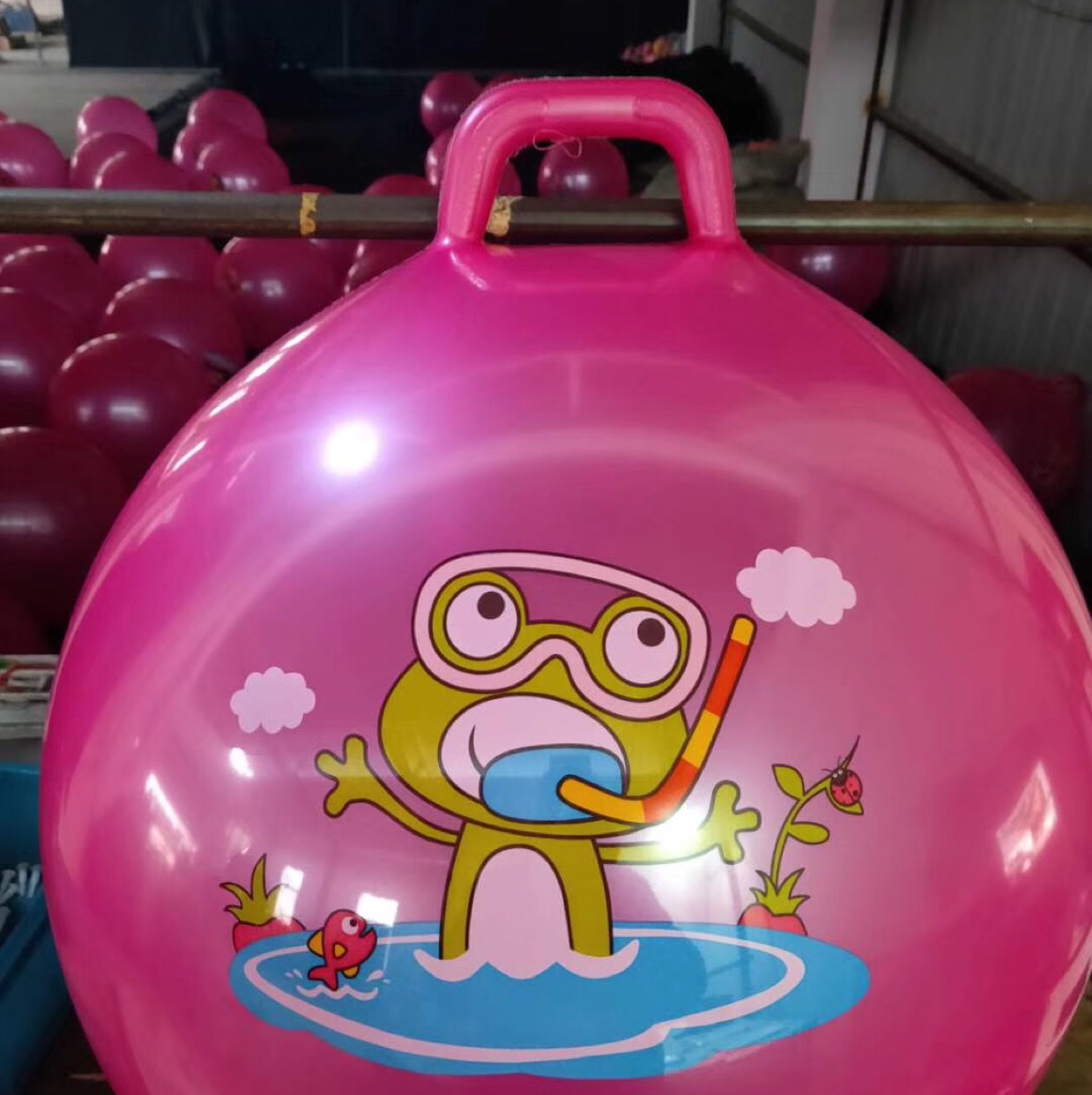 手柄羊角球                         图