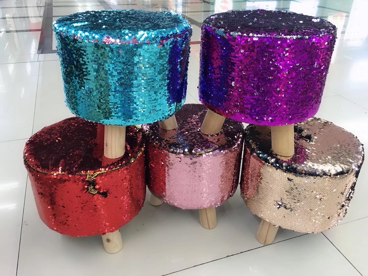 厂家直销小板凳家用时尚矮凳三角木凳坐凳小椅子加厚也可来样定做