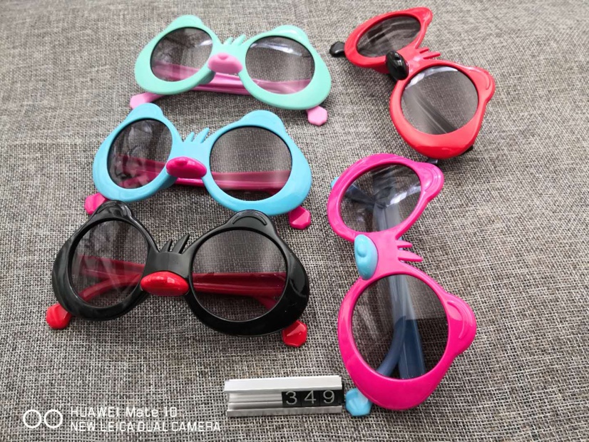 Korean cartoon patterns on children's glasses Specification image