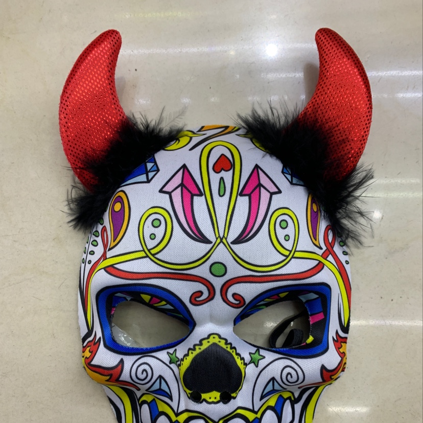Horned ghost mask details Picture