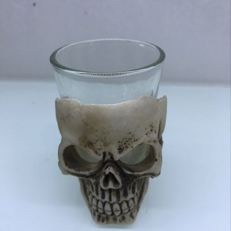 Skull glass thumbnail