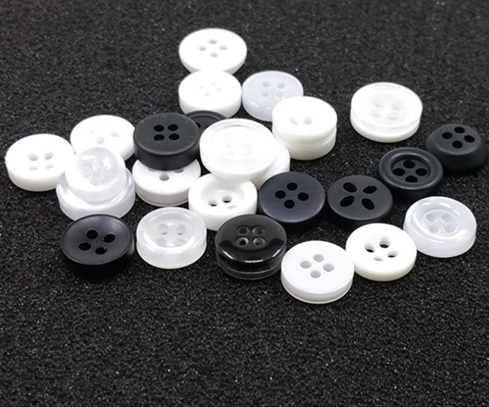 厂家直销专业定制现货高档树脂四眼衬衫/衬衣/工装钮扣加logo商标细节图
