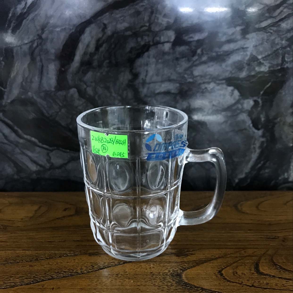玻璃带把红茶杯