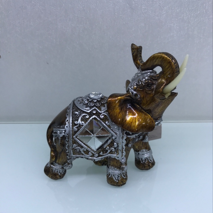 Glass elephant