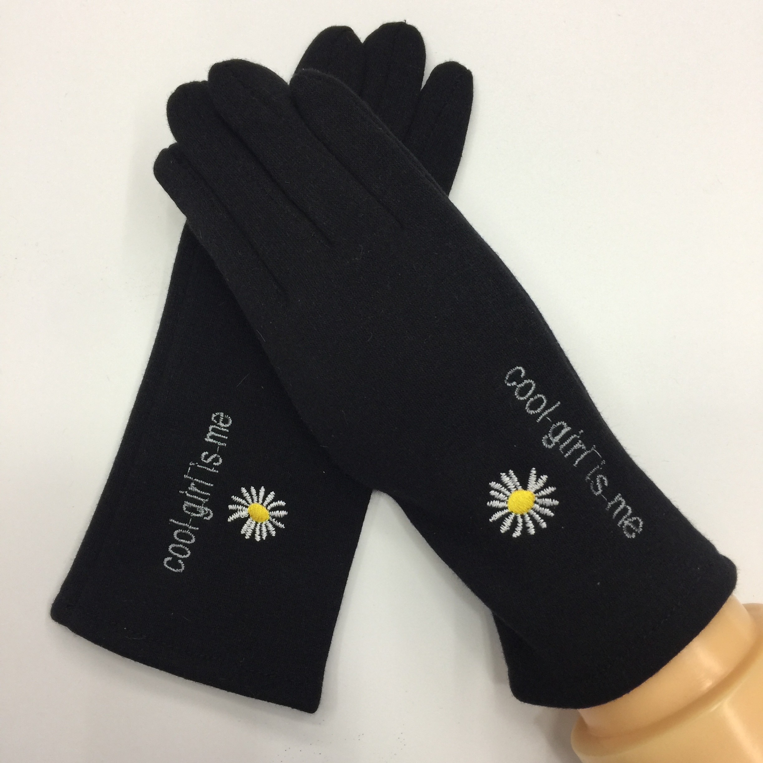 Factory New Small Daisy Velvet Touch Screen Women's Gloves Fashion Warm Tmall Taobao Pinduoduo In Stock Application Scenario