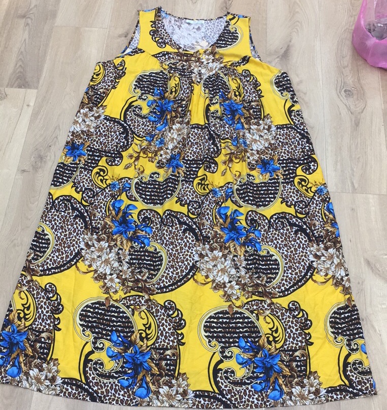 长度135CM，胸围70CM，大码长袍，花色！