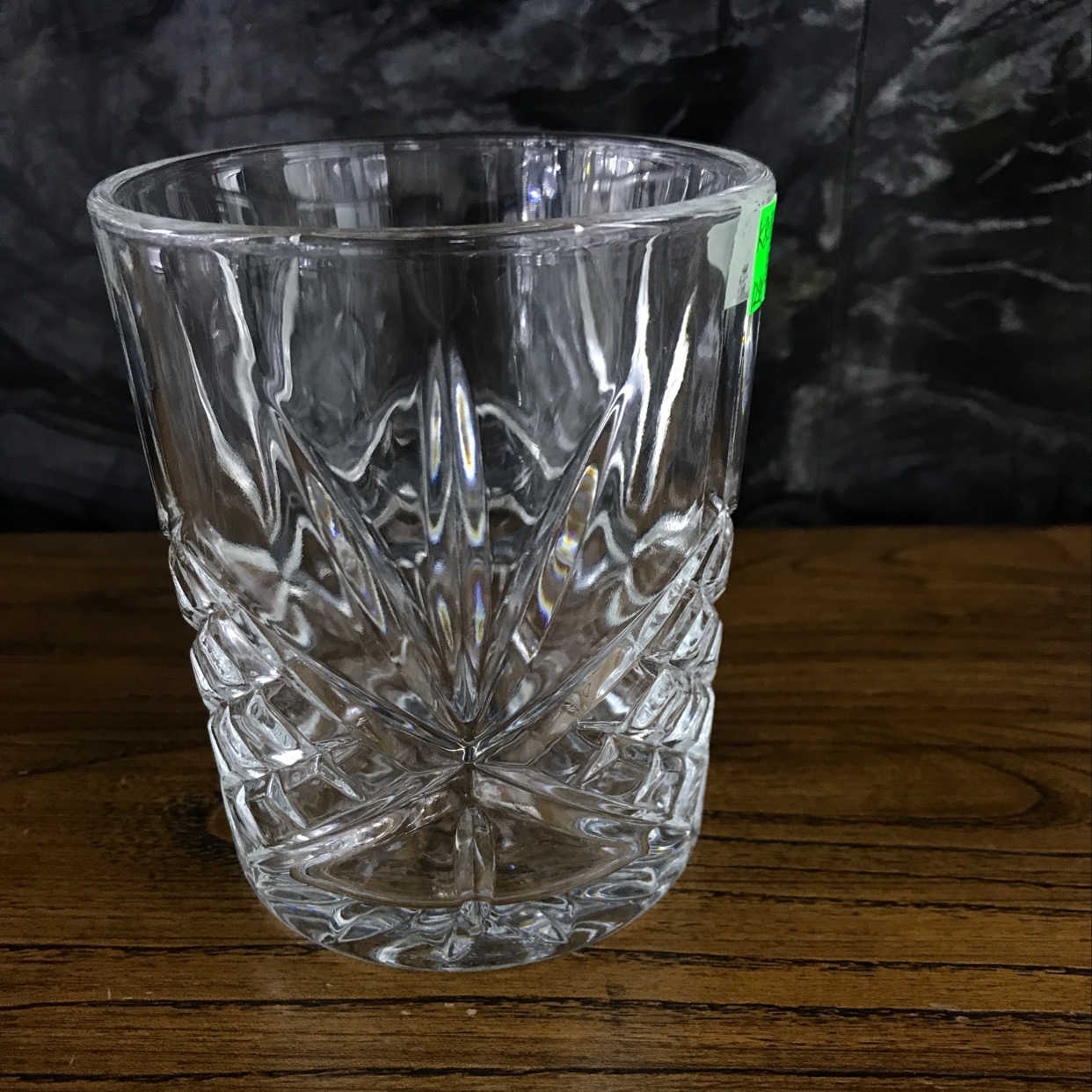 玻璃刻花杯