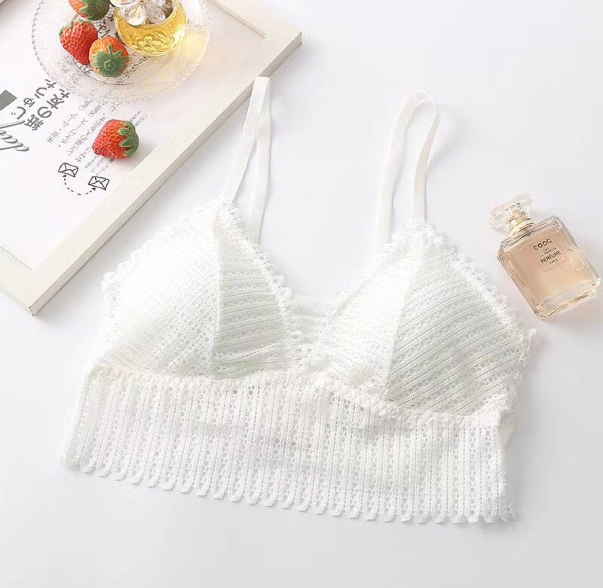 Sexy lace lace-up with enlarged rear buttons for women's innermost bras undefined