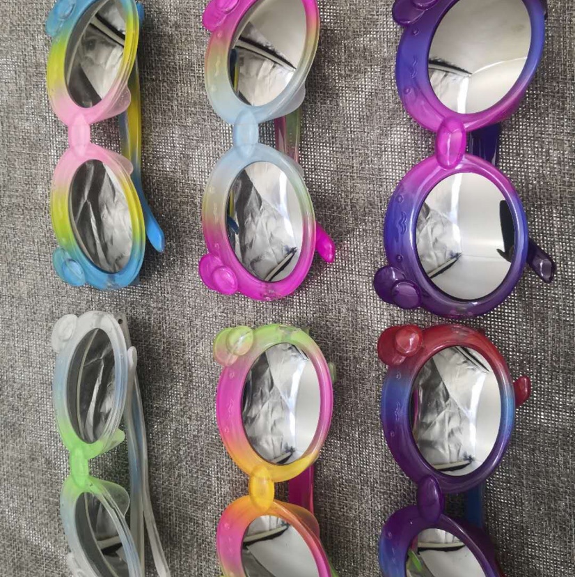 Children's glasses are cute and cartoonish Specification image