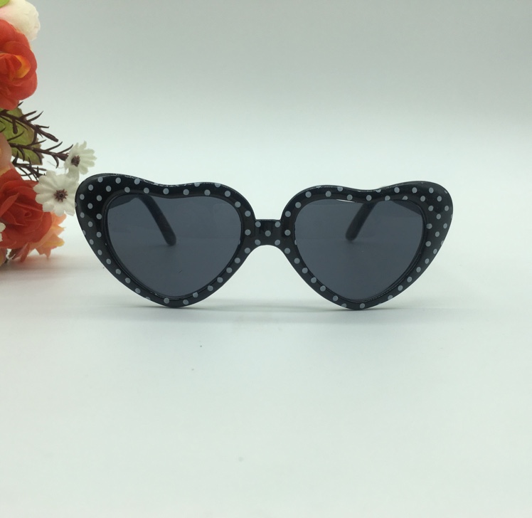 儿童爱心太阳眼镜uv400白底实物图