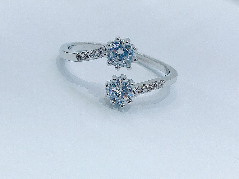 A popular Douyin ring with a female opening, a trendy Japanese and Korean personality. A cool Douyin ring with a grand index finger, a student ring